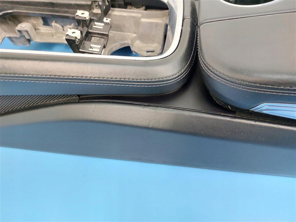 фото №10, Повний салон середина сидіння заднє сидіння porsche panamera 971 sport turismo