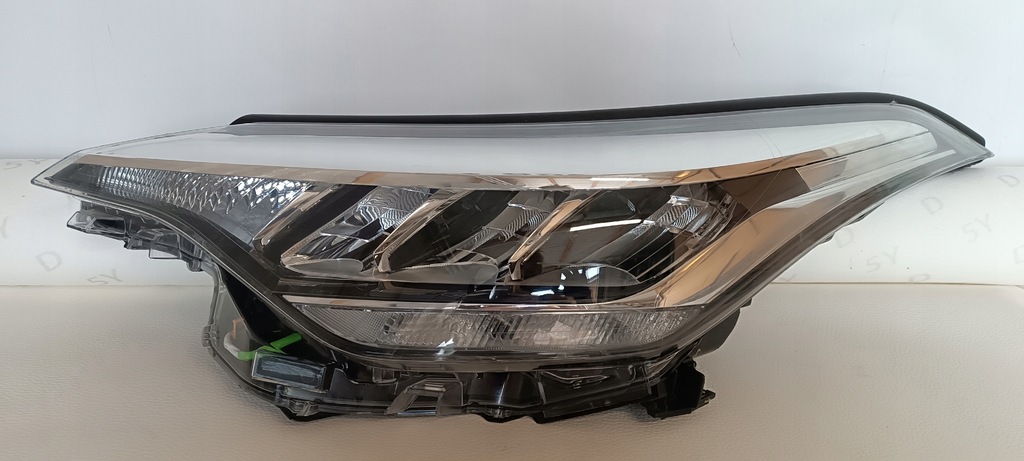 фото №1, Лампа toyota chr ch-r левая l.