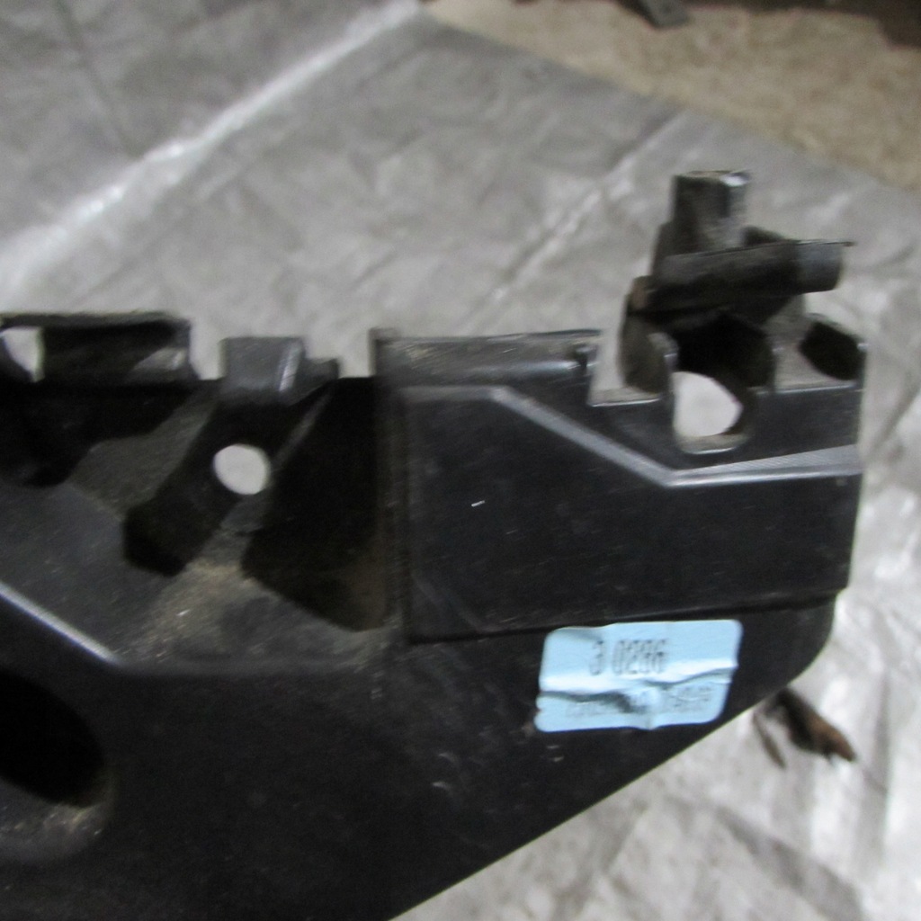 фото №7, Renault zoe направляющая бампера задняя