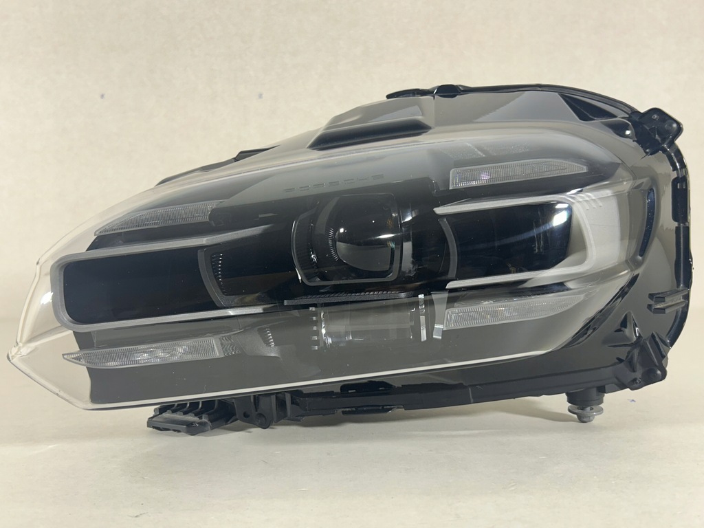 фото №1, Porsche taycan 9j1 full led лампа левая перед 031f фара eur - super