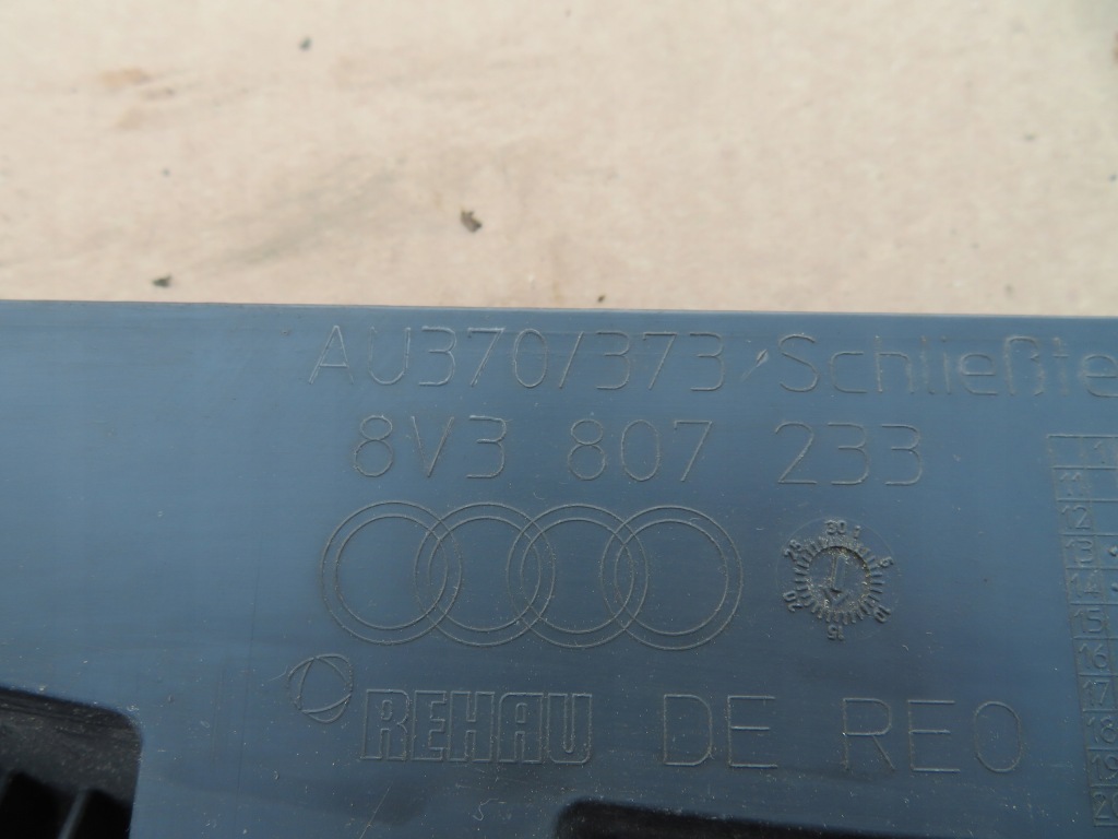 Audi a3 8v накладка под бампер 8v3807233 Доставка