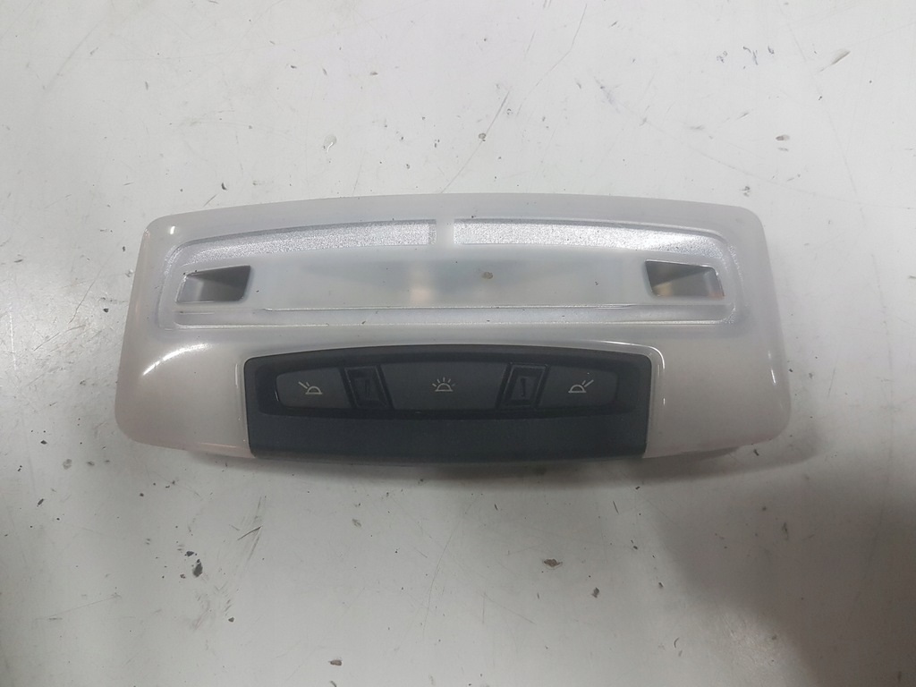 фото №1, Bmw 1 f20 f21 11r- лампа потолочный