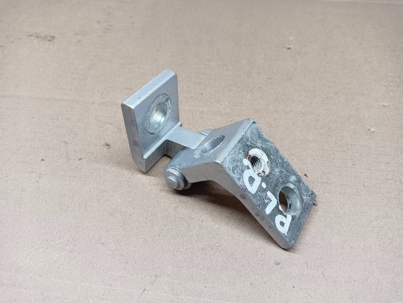 фото №1, Петля дверь левый перед dół skoda octavia ii 6y0831411d