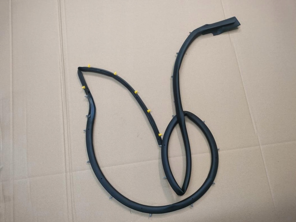 фото №1, Renault arkana прокладка дверь передних nowa оригинальный номер