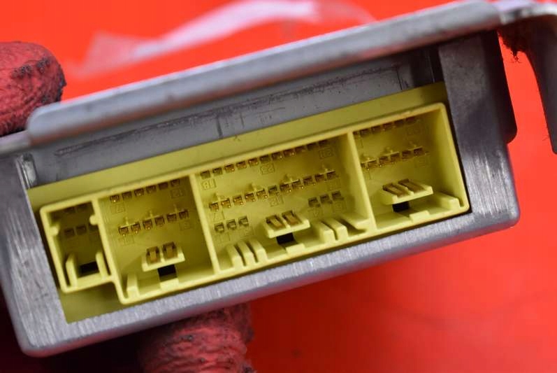 фото №8, Модуль датчик подушка безпеки подушок 98221fc110 subaru forester 1 i 97-00