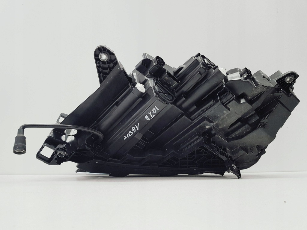 фото №6, Skoda enyaq правая лампа перед передняя 5lb941016h