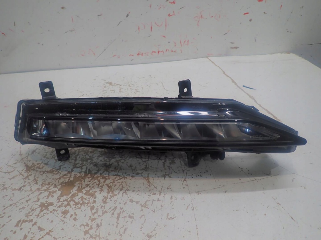 фото №1, Противотуманная фара правый skoda superb iii lift 2019-