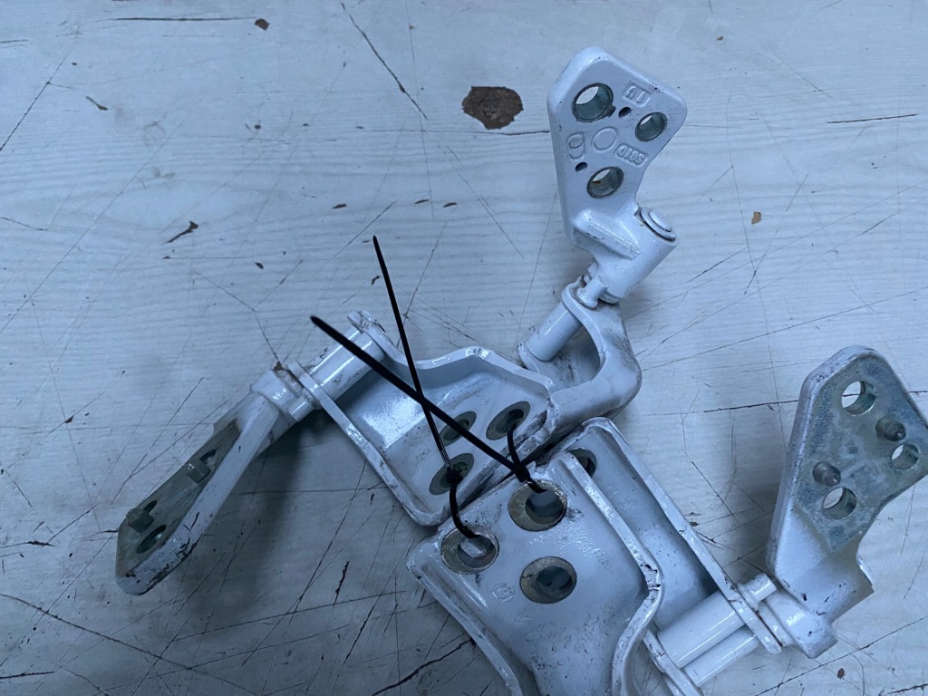 фото №2, Berlingo proace петлі задня 2021 rok комплект