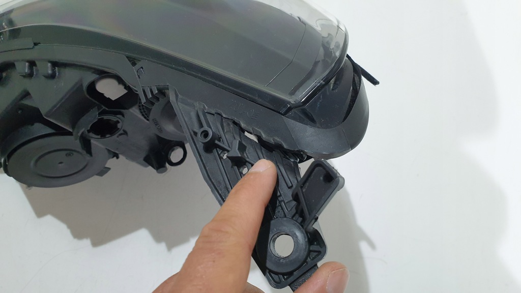 фото №7, Лампа правая перед renault megane iv 260108478r