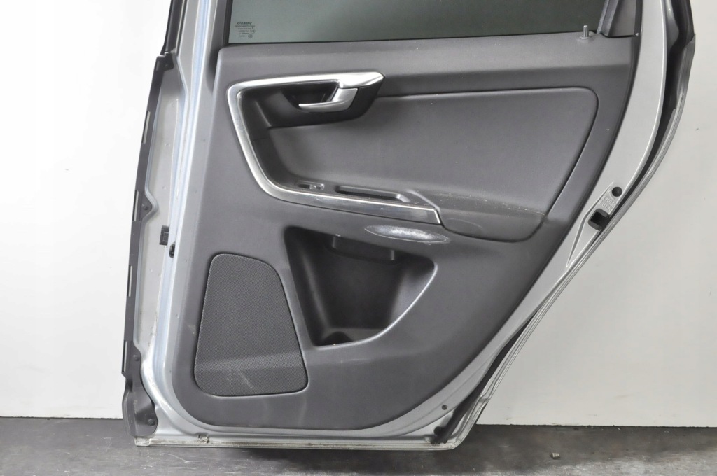 Volvo xc60 1 двері правий задній праве задні Ціна