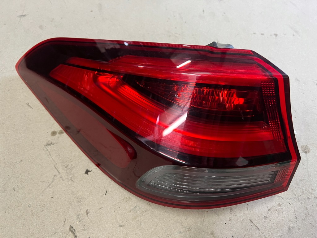 фото №1, Hyundai i30 iii 17- kombi лампа левая задняя задняя led europa