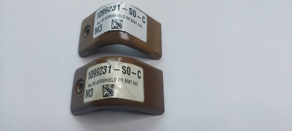 фото №1, Tesla 3 кронштейн пластина плита підвіска 1099231-s0-c