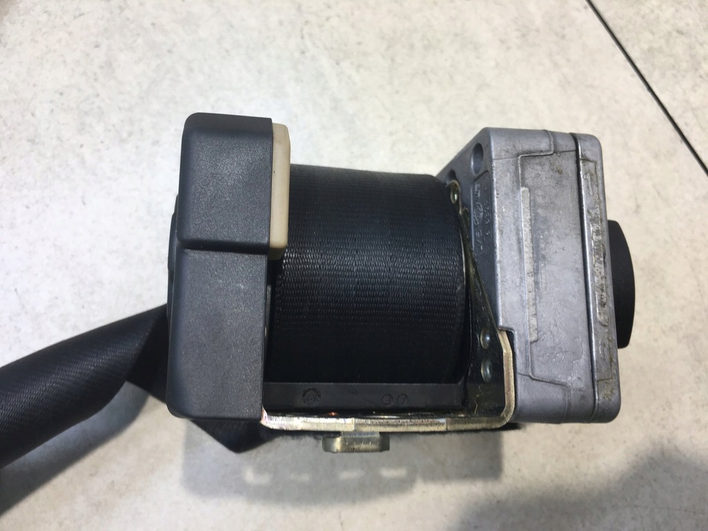 фото №5, Pas безпеки правий перед golf iv 3d