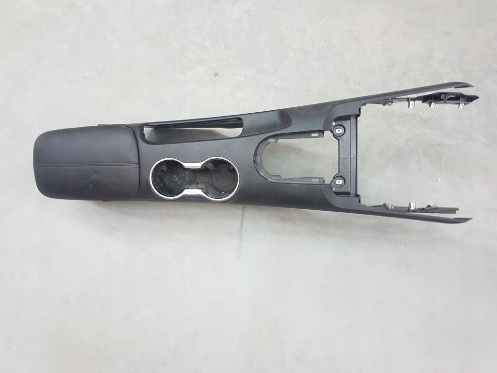 фото №1, Подлокотник туннель средний s550 ford mustang 2017