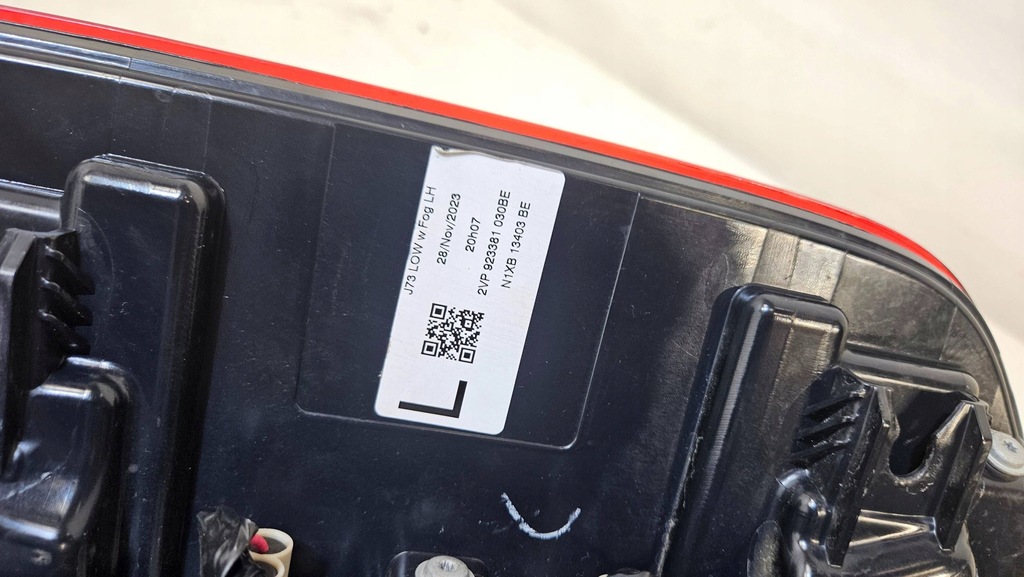 фото №6, Лампа левая задняя задняя vw amarok ii n1xb134303be демонтаж bez повреждений