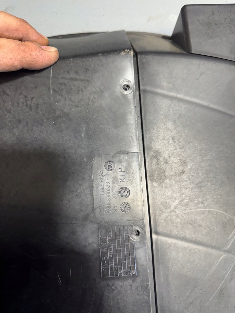 Купити Mercedes sprinter 906 впуск повітрозабірник повітря a9068306000 a9068300623