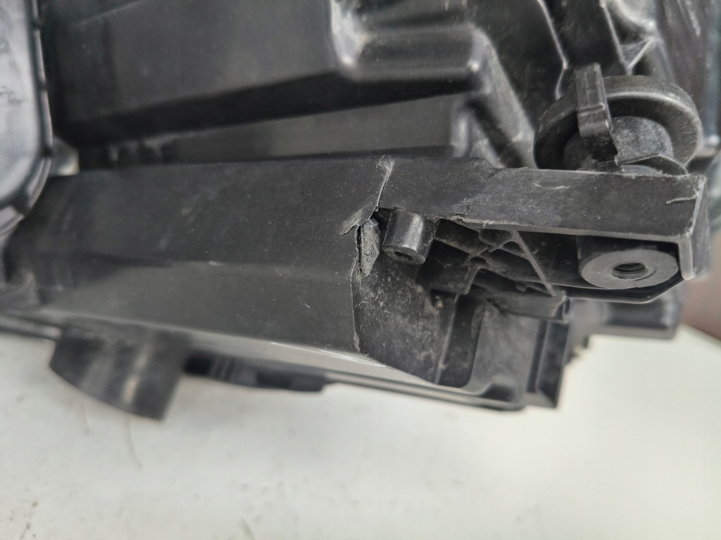 фото №9, Лампа правая фара vw golf sportsvan 510 14-