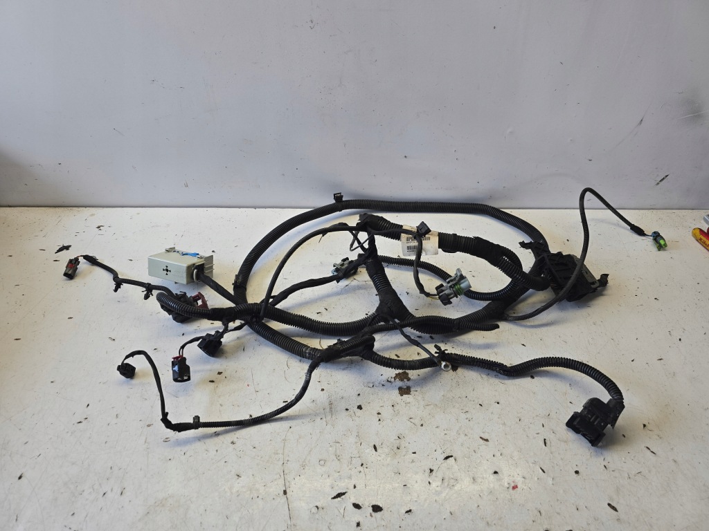 Купить Opel corsa e жгут электропроводка поперечина лампа перед 39065799 b14xer 1.4