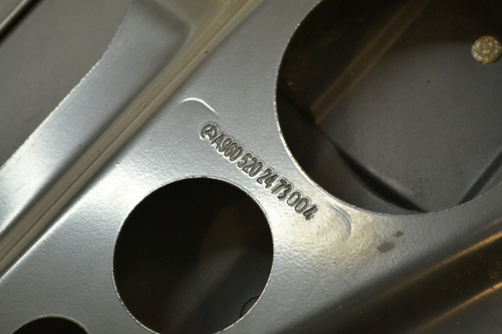 фото №8, Mercedes actros mp4 кронштейн крыла перед правое