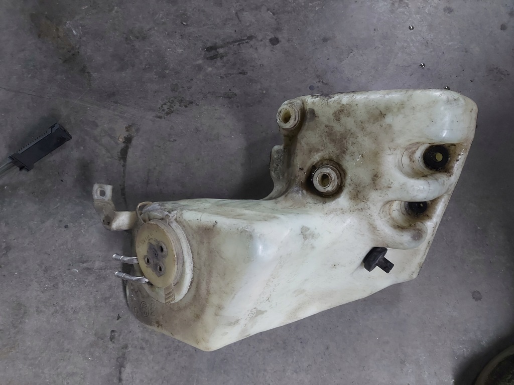 фото №1, Mercedes w220 w215 бачок омывателя