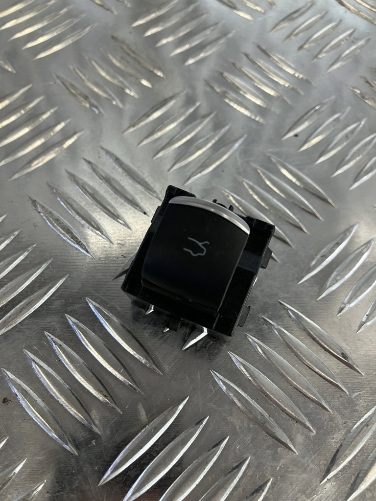 фото №1, Кнопка відкривання кришки alfa romeo stelvio 16- 01561170210