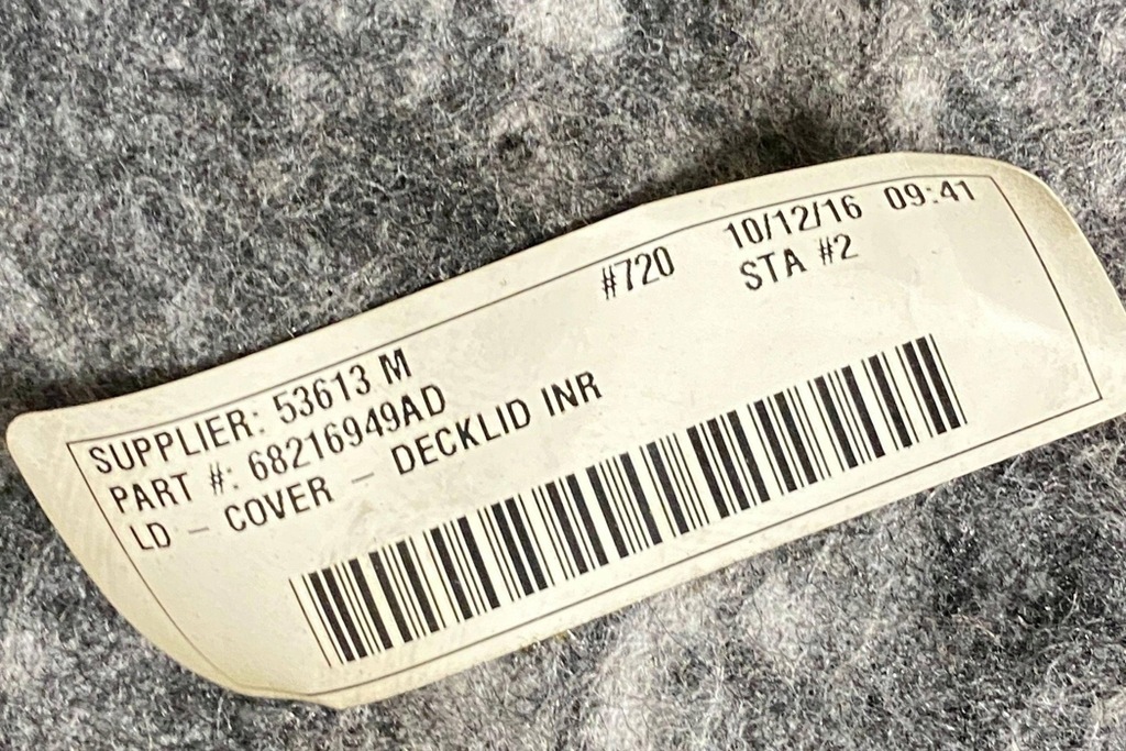 фото №8, Обшивка кришки багажника dodge charger 68216949ad 3.6l бензиновий 218kw 2017