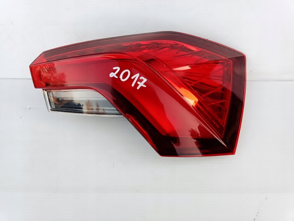 фото №1, Skoda kamiq 18- лампа задня права high 658945208 b