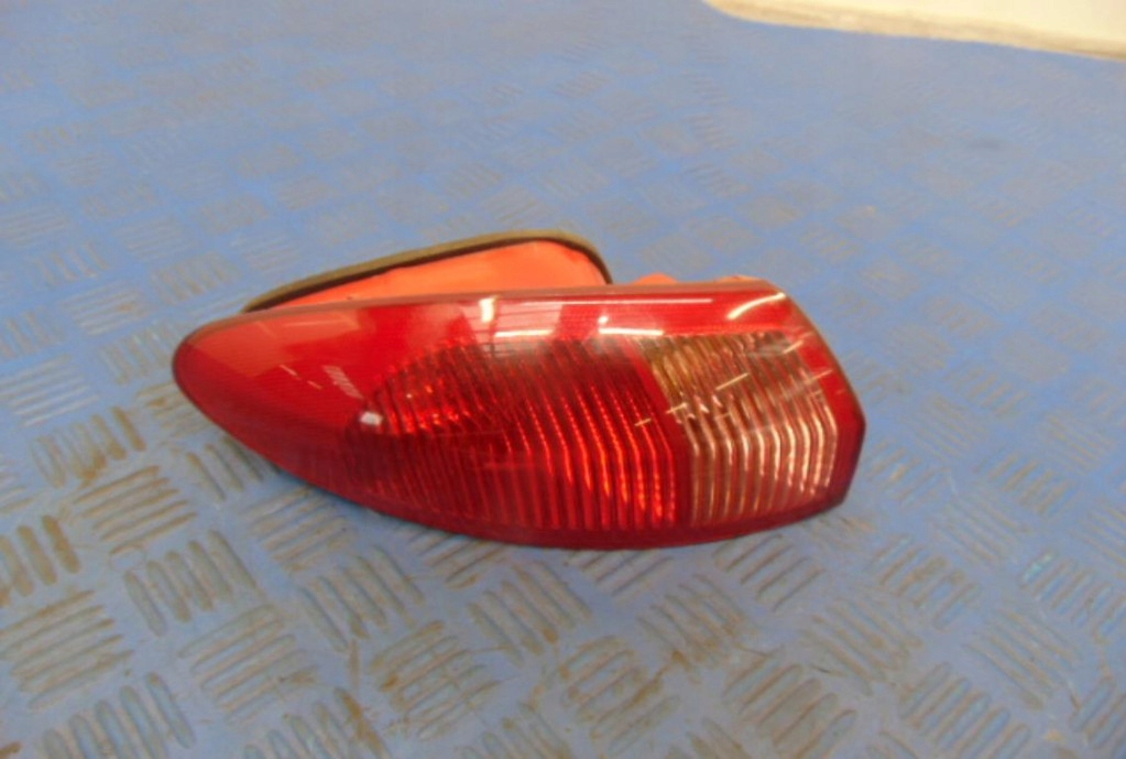 фото №1, Alfa romeo 147 лампа задняя левая