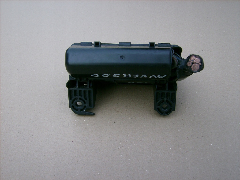 фото №8, Коробка реле toyota avensis verso 01-03r 2.0 d4d