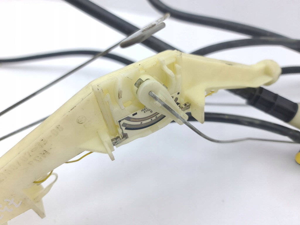 Bmw x5 e53 датчик рівня пального 2004 2780023306 Недорого