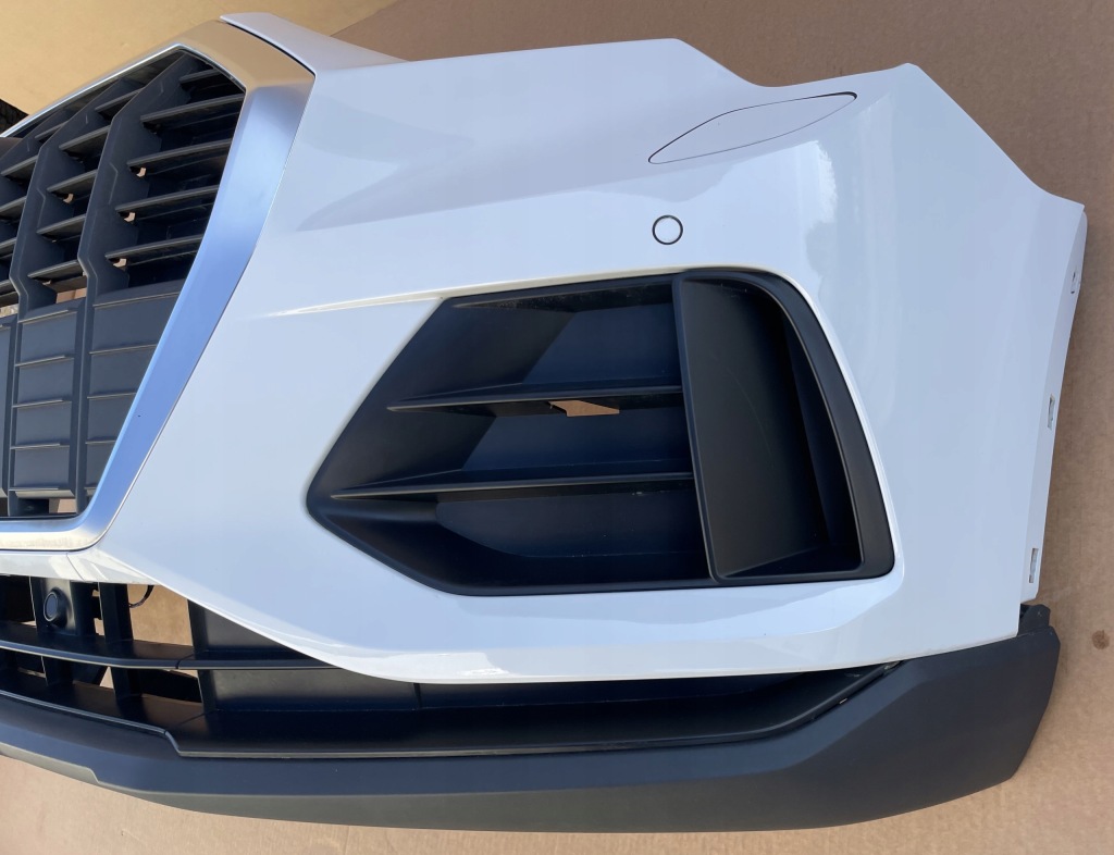 Бампер audi q3 рестайлинг  83a w цвет ls9r pdcx4 bez покраска ideał Недорого