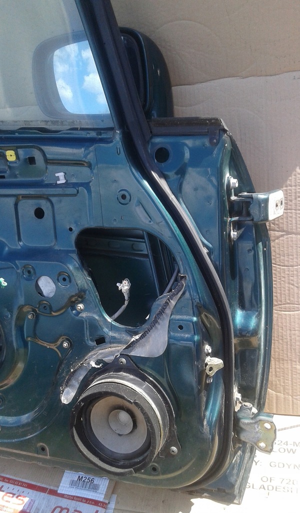 фото №12, Дверь левый перед левая передние + оборудование suzuki liana 01-07 z2t