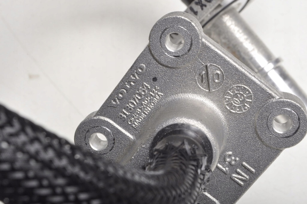 фото №5, Volvo xc60 xc90 v90 s90 t6 t8 recharge hybrid 31673714 труба wąż охолодження