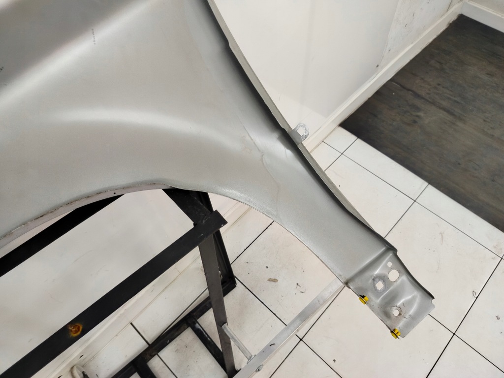 Volvo v50 s40 2 04r- крило правий перед передній 426 в Україні