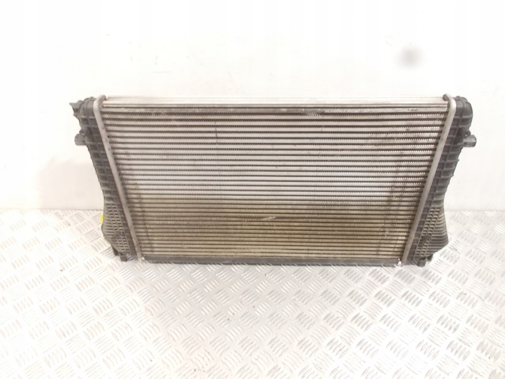 Радіатор інтеркулер vw audi seat skoda 1k0 03-20 1k0145803as оригінал Зі Шроту