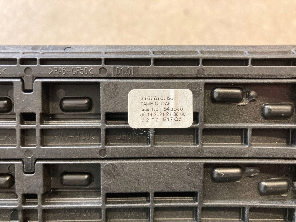 Element консолі центральної mercedes-benz gle w167 a1678107601 в Україні