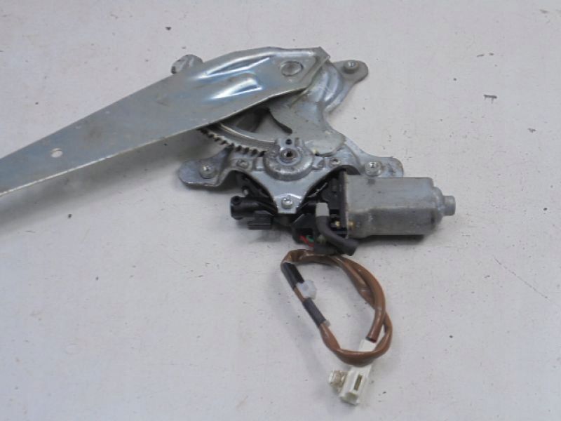 фото №5, Lexus is i механизм стекло задняя правый 85710-53040