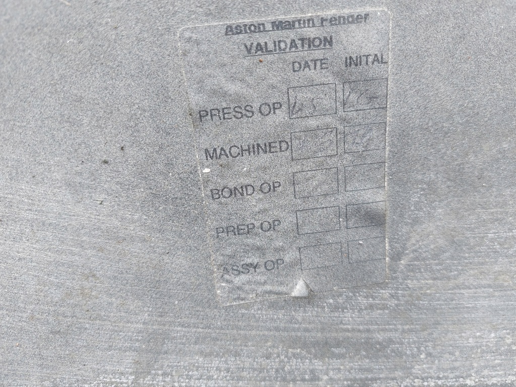 фото №14, Крыло левый перед aston martin vantage 17r szary meteorite silver