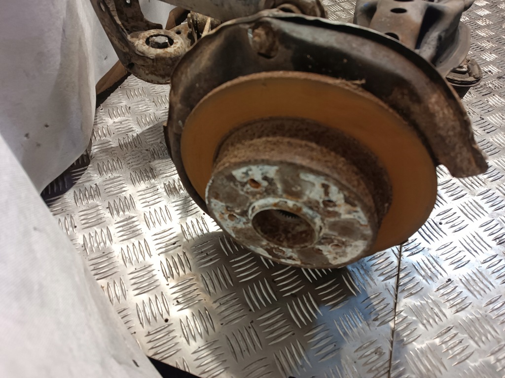 фото №15, Балка підвіска задня mercedes w124 sedan 2.0d