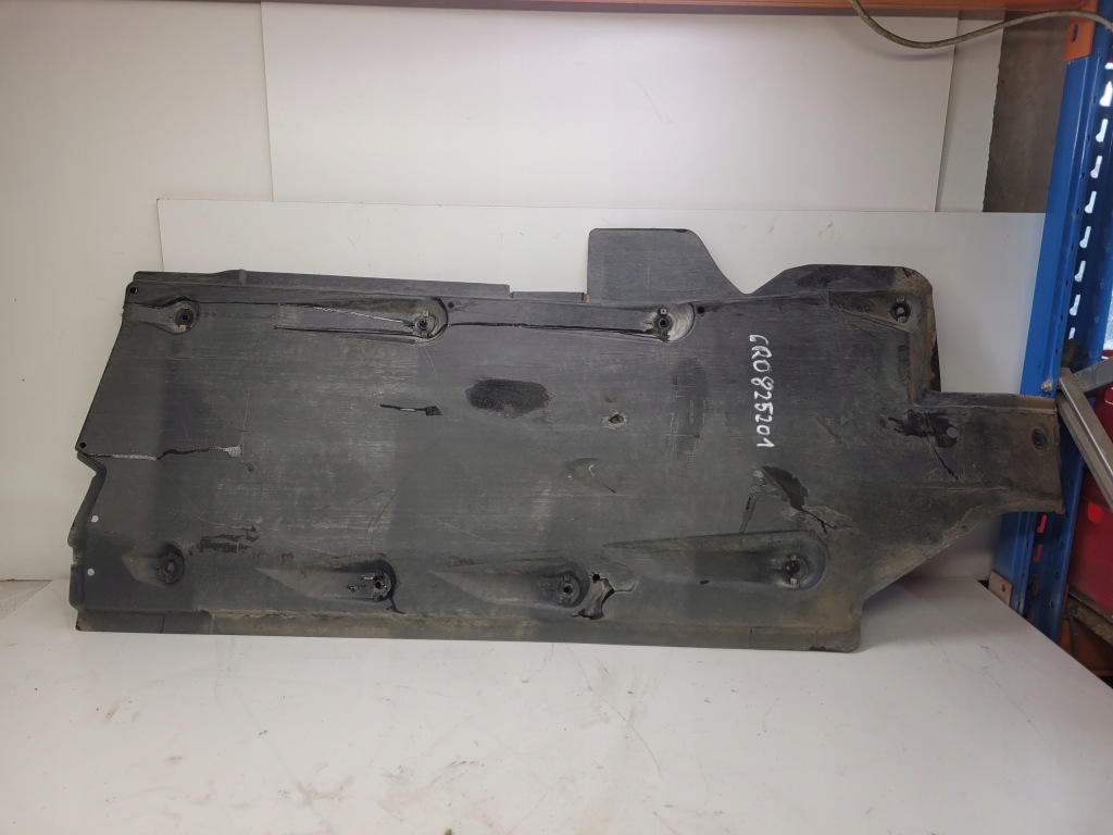 Купить Накладка плита подвеска левая audi a1 vw 6r0825201 1