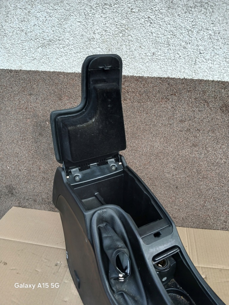 Підлокітник оригінал справний alfa romeo 159 в Україні