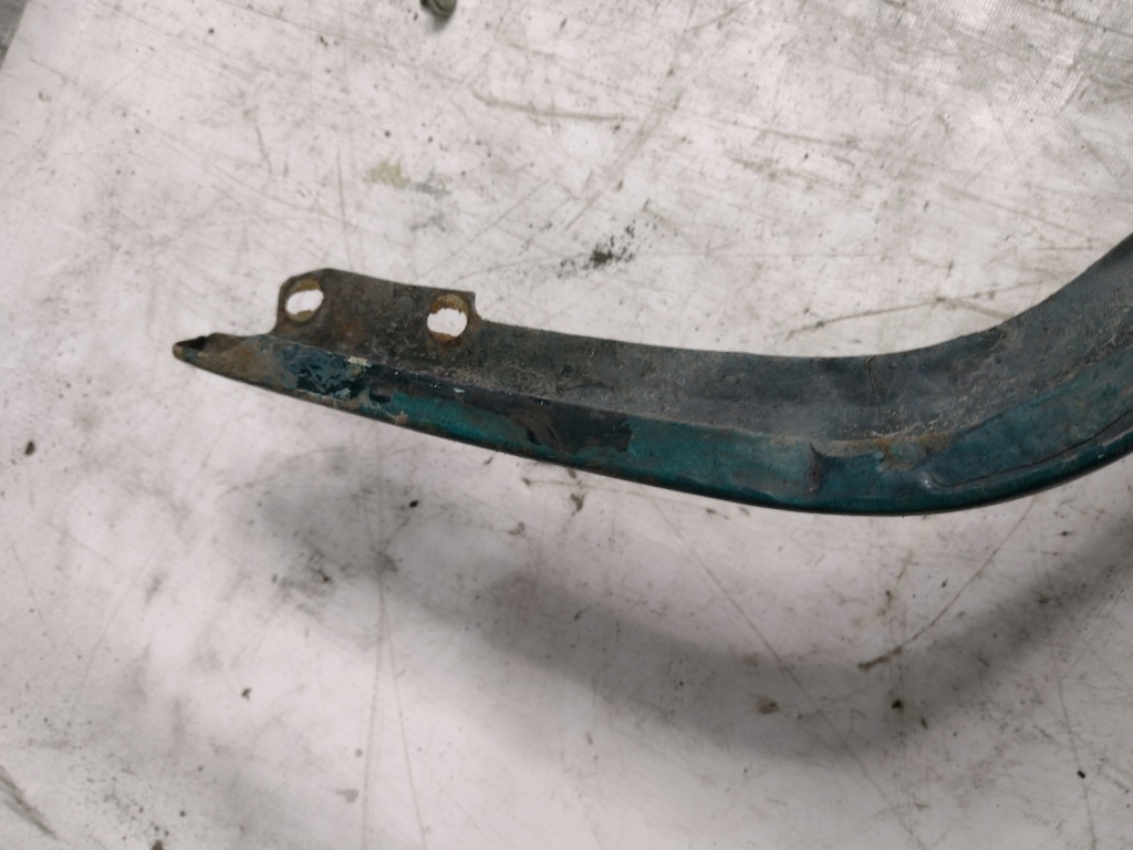 Решётка радиатора решётка радиатора носик bmw e36 sedan k: bostongruen 275/6 с Разборки