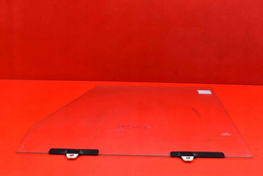 Стекло боковая левая перед передняя land rover defender 1 1 рестайлинг  99-14 Недорого