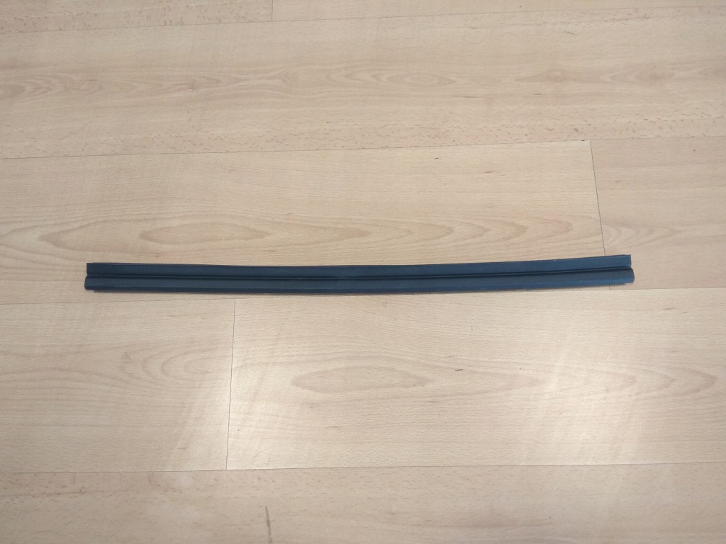 фото №1, Rav4 v 2019- прокладка нижняя дверь правый задняя