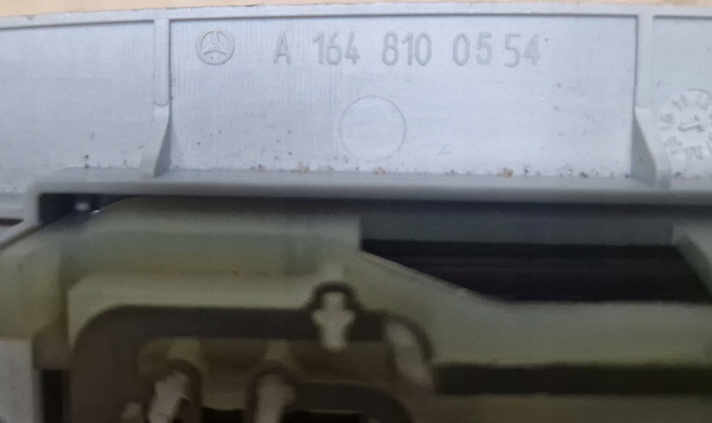 фото №8, Mercedes w164 w251 2006 rok ручки потолочный a1648100554 a1648100654