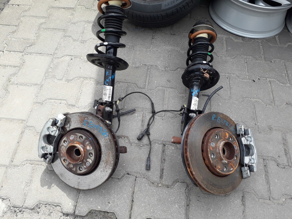 фото №1, Амортизационная стойка правый поворотный кулак renaut express 21-