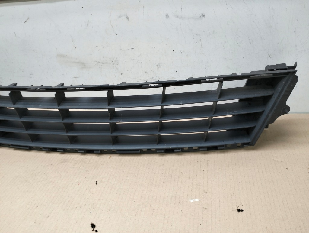 Решётка решётка  бампера передний перед renault clio 3 рестайлинг  2009-2012 Доставка