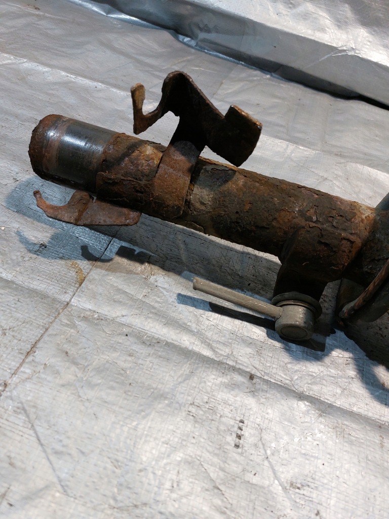 фото №8, Амортизатор пружина правый перед mazda 5 i 1.8 16v