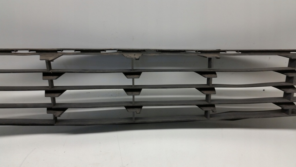 фото №9, Решётка средняя бампера перед renault clio iii 05-12 1859429s16