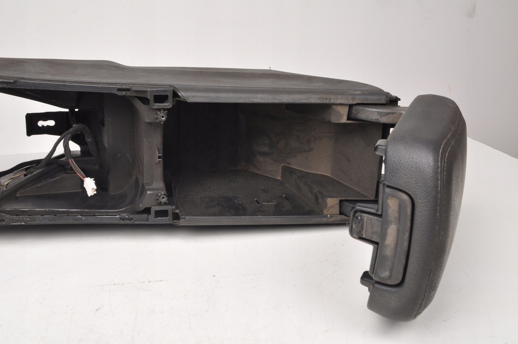 фото №11, Mercedes w176 тунель середній підлокітник шкіра